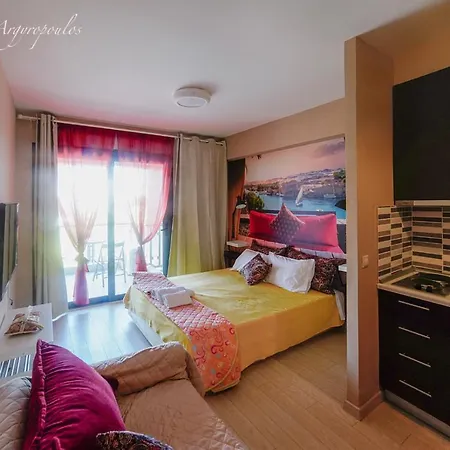Aslanis Luxury Suites -Theme Studio Anatoli Apartment